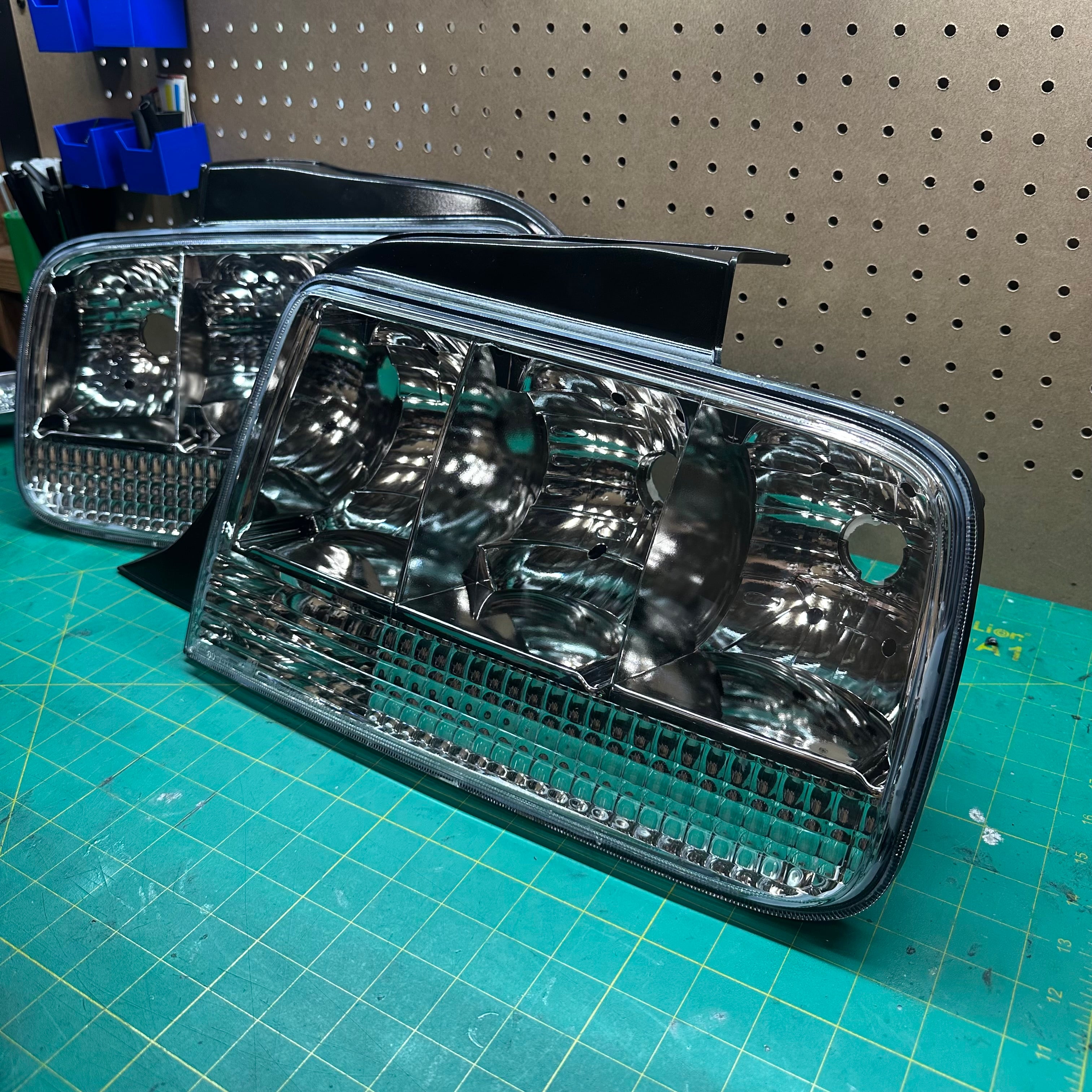 2005-09 Ford Mustang Clear Taillight 'New Design' (V1) – Simp Built